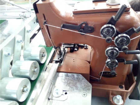 编织袋自动缝底机